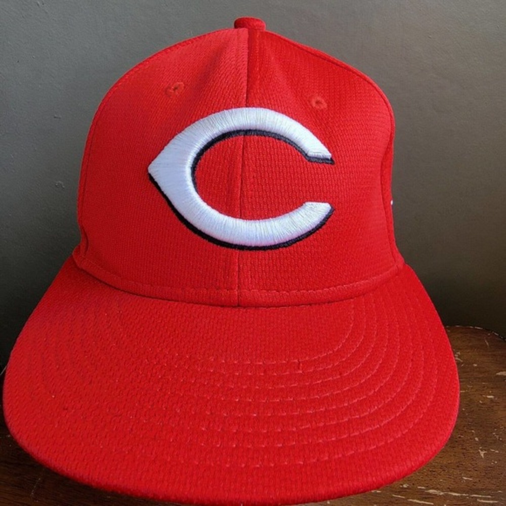 OC Sports Cincinnati Reds YOUTH Adjustable‎ Strapback Hat Baseball Cap Red